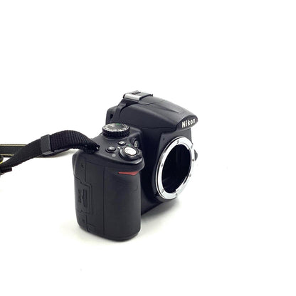 【全額返金保証】【最速発送】Nikon デジタル一眼 D5000 ボディ ブラック 動作確認済