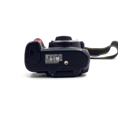 【全額返金保証】【最速発送】Nikon デジタル一眼 D5000 ボディ ブラック 動作確認済