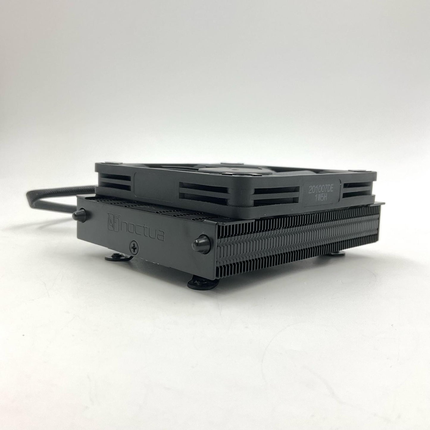 【全額返金保証】【最速発送】NOCTUA CPUクーラー CHROMAX BLACK NH-L9a-AM4 超美品 動作確認済