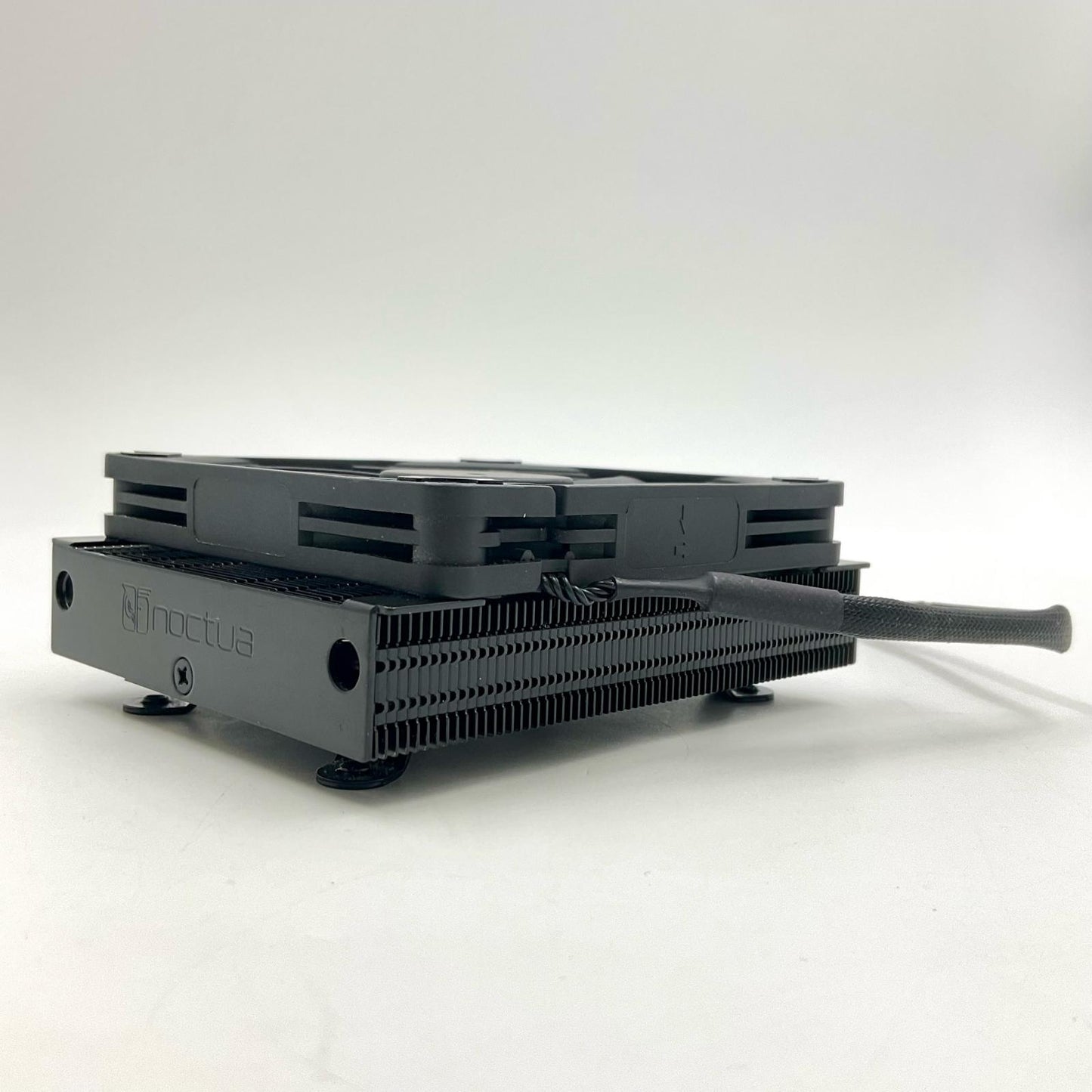【全額返金保証】【最速発送】NOCTUA CPUクーラー CHROMAX BLACK NH-L9a-AM4 超美品 動作確認済