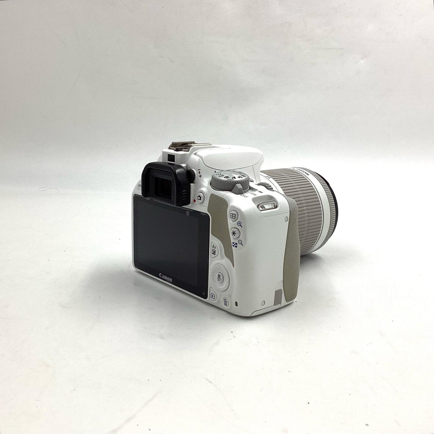 【全額返金保証】【最速発送】Canon デジタル一眼 EOS KISS X7 EF-S18-55 IS STM レンズキット ホワイト 美品 動作確認済