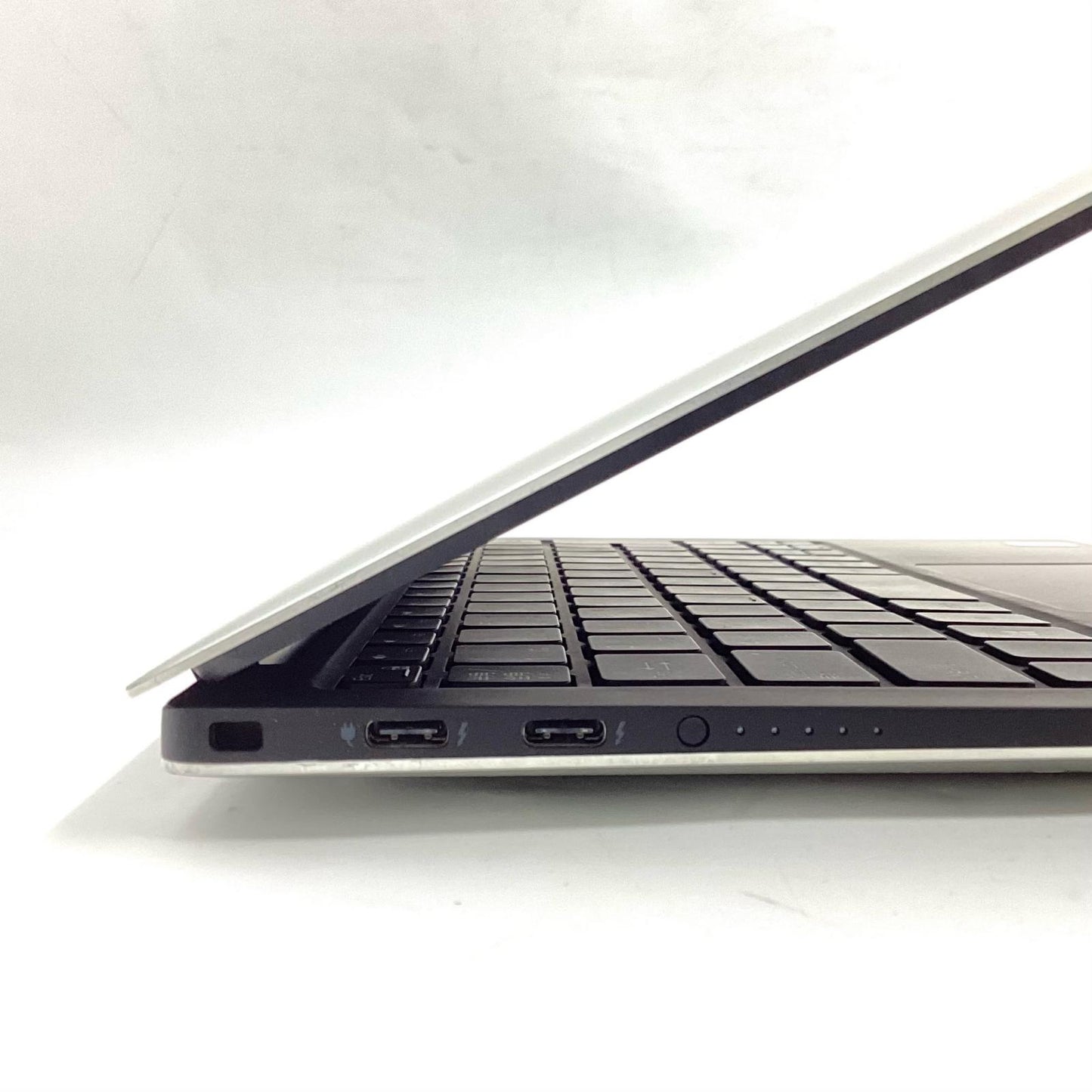 【全額返金保証】【最速発送】DELL XPS 13 9305 DP7T0F3 11th Gen Intel Core i7-1165G7 16GB M.2 SSD 512GB 73.8% 美品 動作確認済