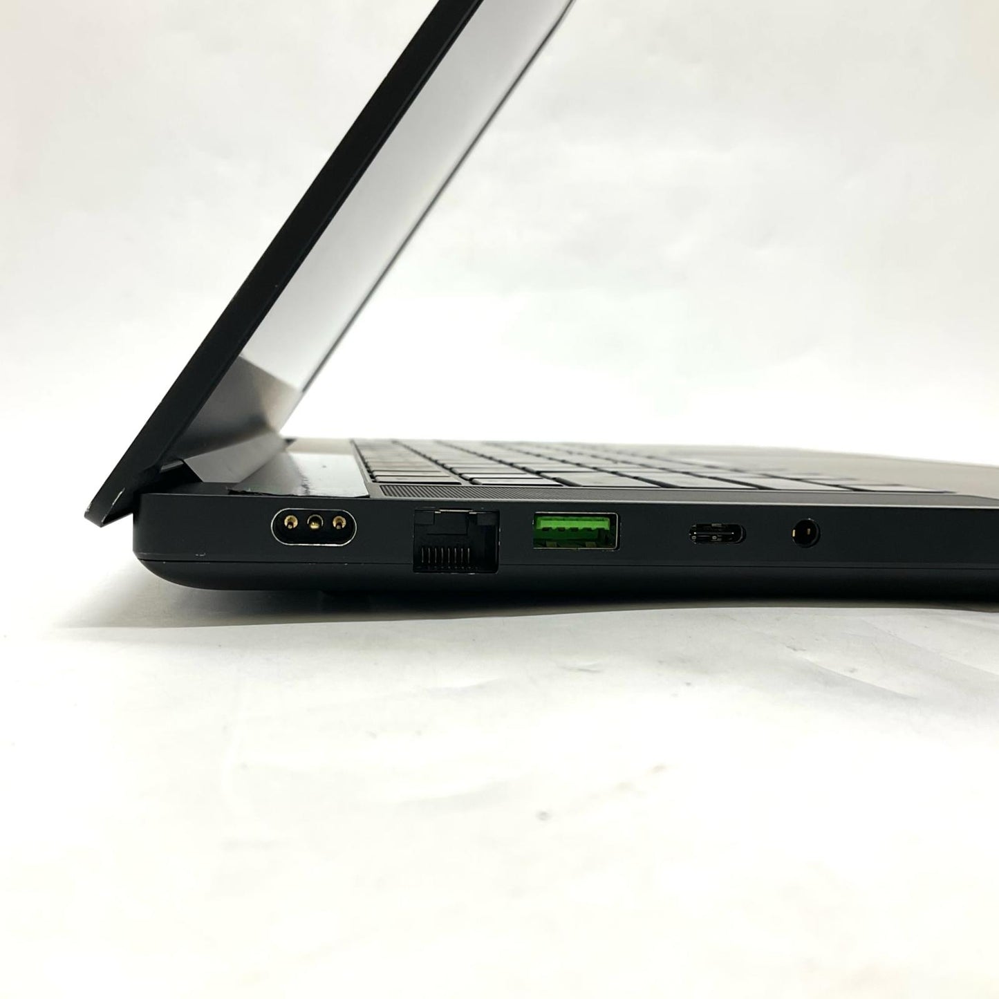 【全額返金保証】【最速発送】RAZER RAZER Blade 15 i7 10750H 16GB M.2 SSD 512GB RTX 3060 Laptop 動作確認済