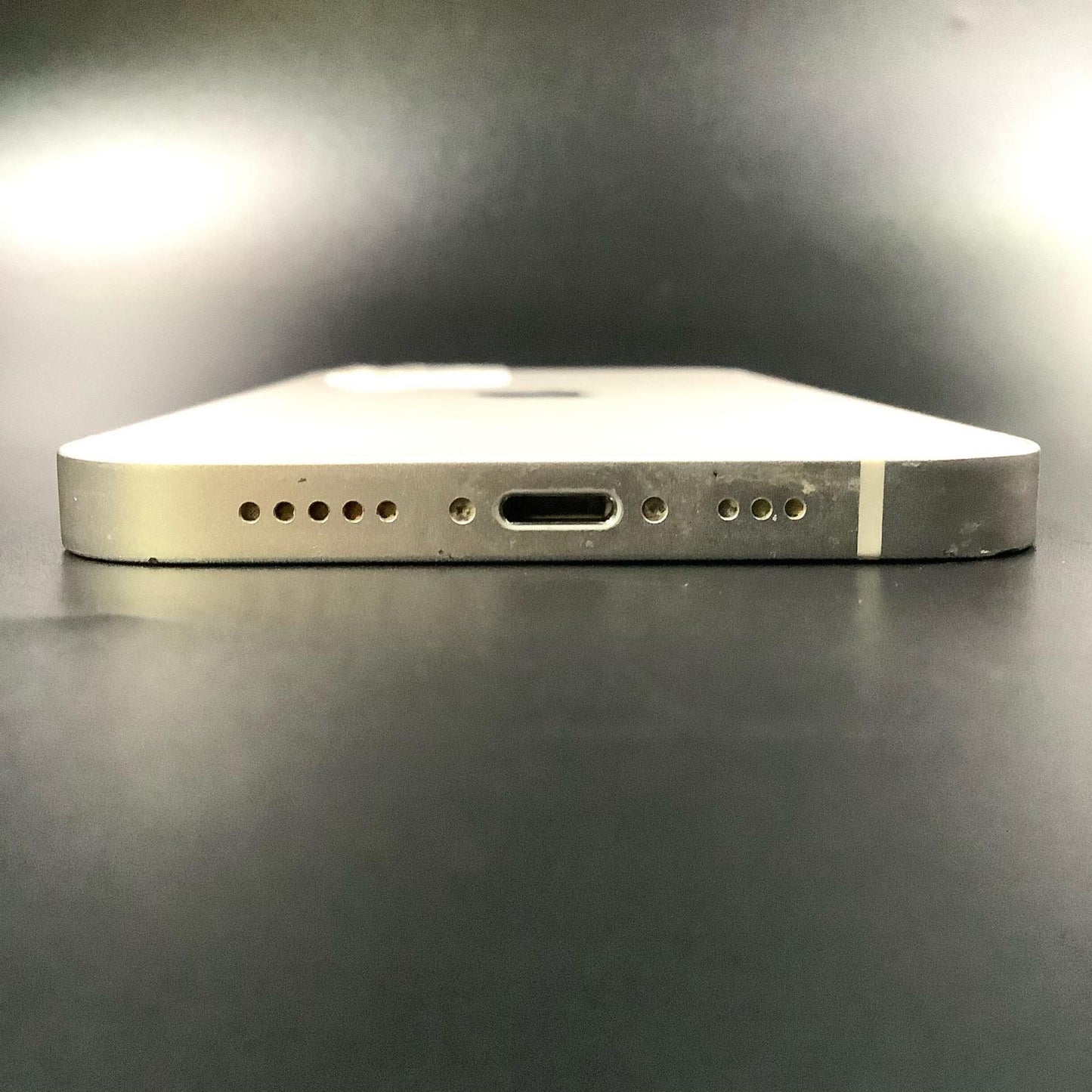 【最速発送】Apple iPhone iPhone 12 64GB ホワイト au【難有】 79%