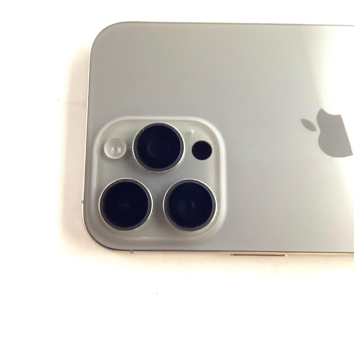【全額返金保証】【最速発送】Apple iPhone iPhone 16 Pro Max 256GB ナチュラルチタニウム SIMフリー 白ロム 美品 動作確認済 89%