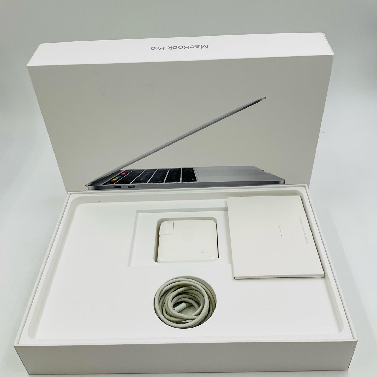 【全額返金保証】【最速発送】Apple MacBook Pro 13インチ 2018 2.7 GHz クアッドコアIntel Core i7 16GB 2133 MHz LPDDR3 512GB シルバー 動作確認済