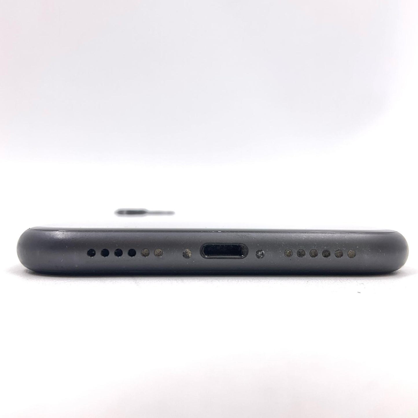 【全額返金保証】【最速発送】Apple iPhone iPhone 11 64GB ブラック au 白ロム 動作確認済 76%