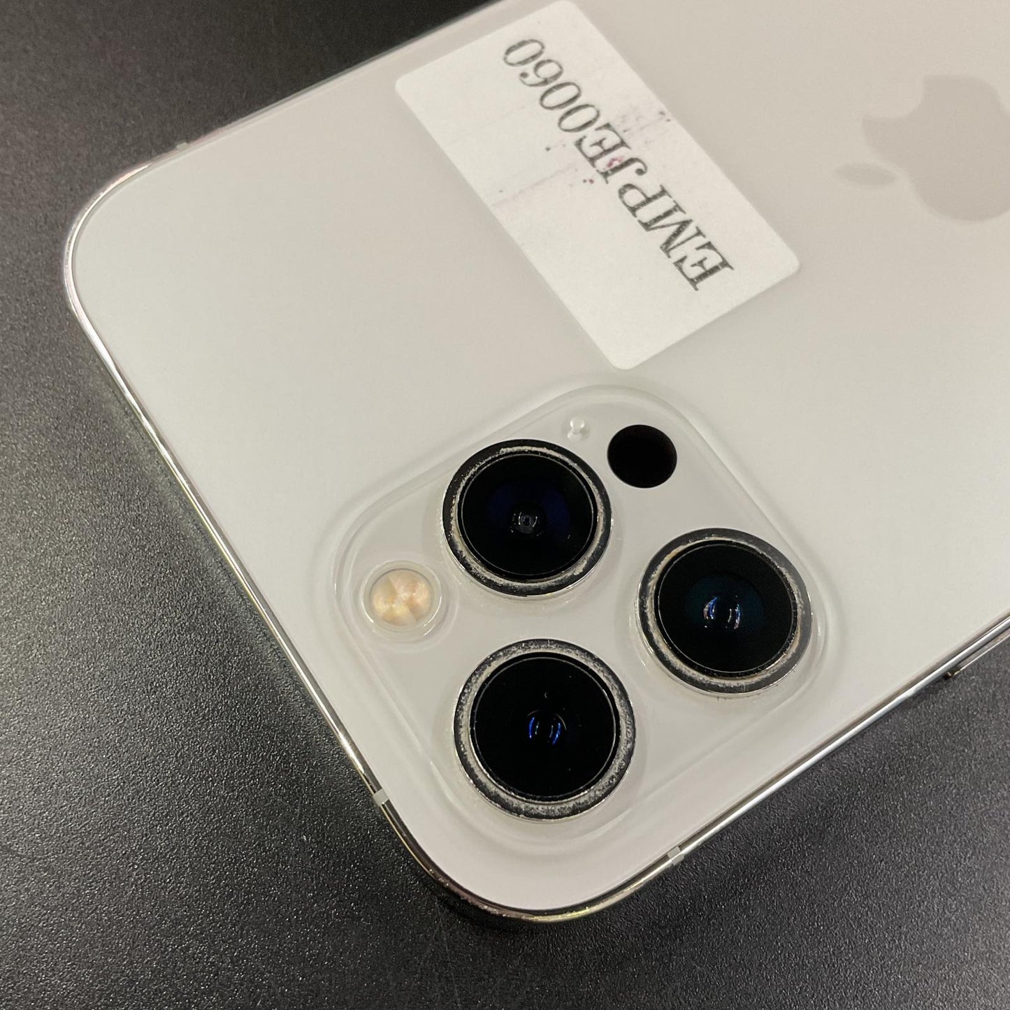 【全額返金保証】【最速発送】Apple iPhone iPhone 12 Pro Max 512GB Silver docomo SIMフリー 白ロム 動作確認済 90%