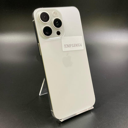 【全額返金保証】【最速発送】Apple iPhone iPhone 15 Pro Max 256GB White Titanium SIMフリー SIMフリー 動作確認済 91%