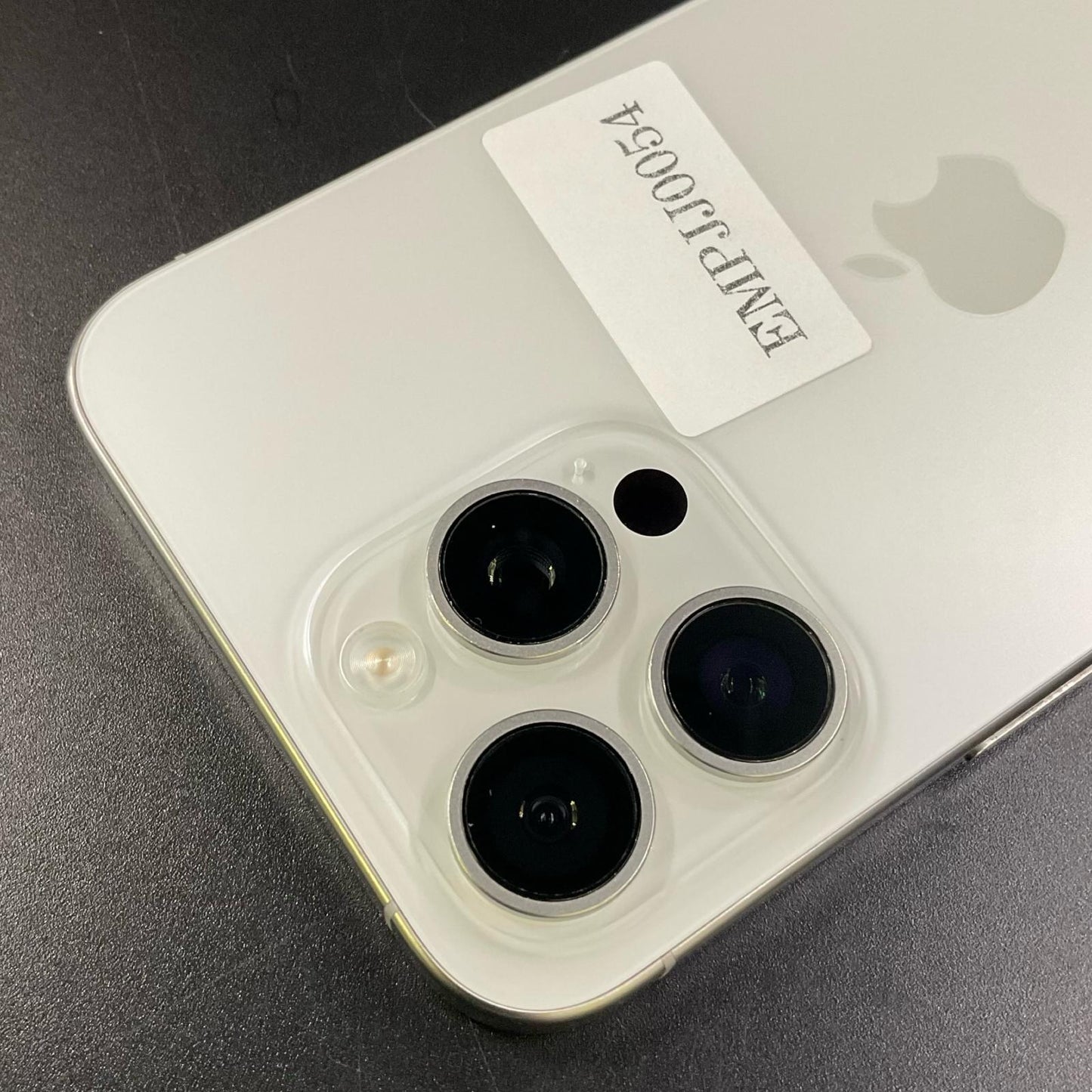 【全額返金保証】【最速発送】Apple iPhone iPhone 15 Pro Max 256GB White Titanium SIMフリー SIMフリー 動作確認済 91%
