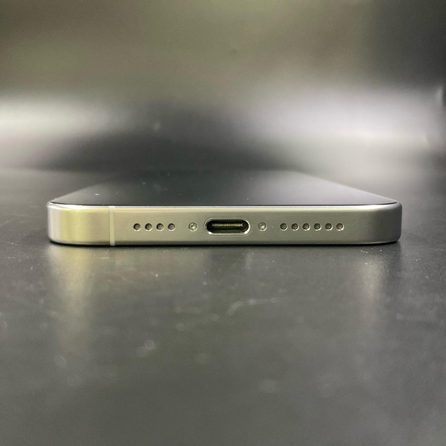 【全額返金保証】【最速発送】Apple iPhone iPhone 15 Pro Max 256GB White Titanium SIMフリー SIMフリー 動作確認済 91%