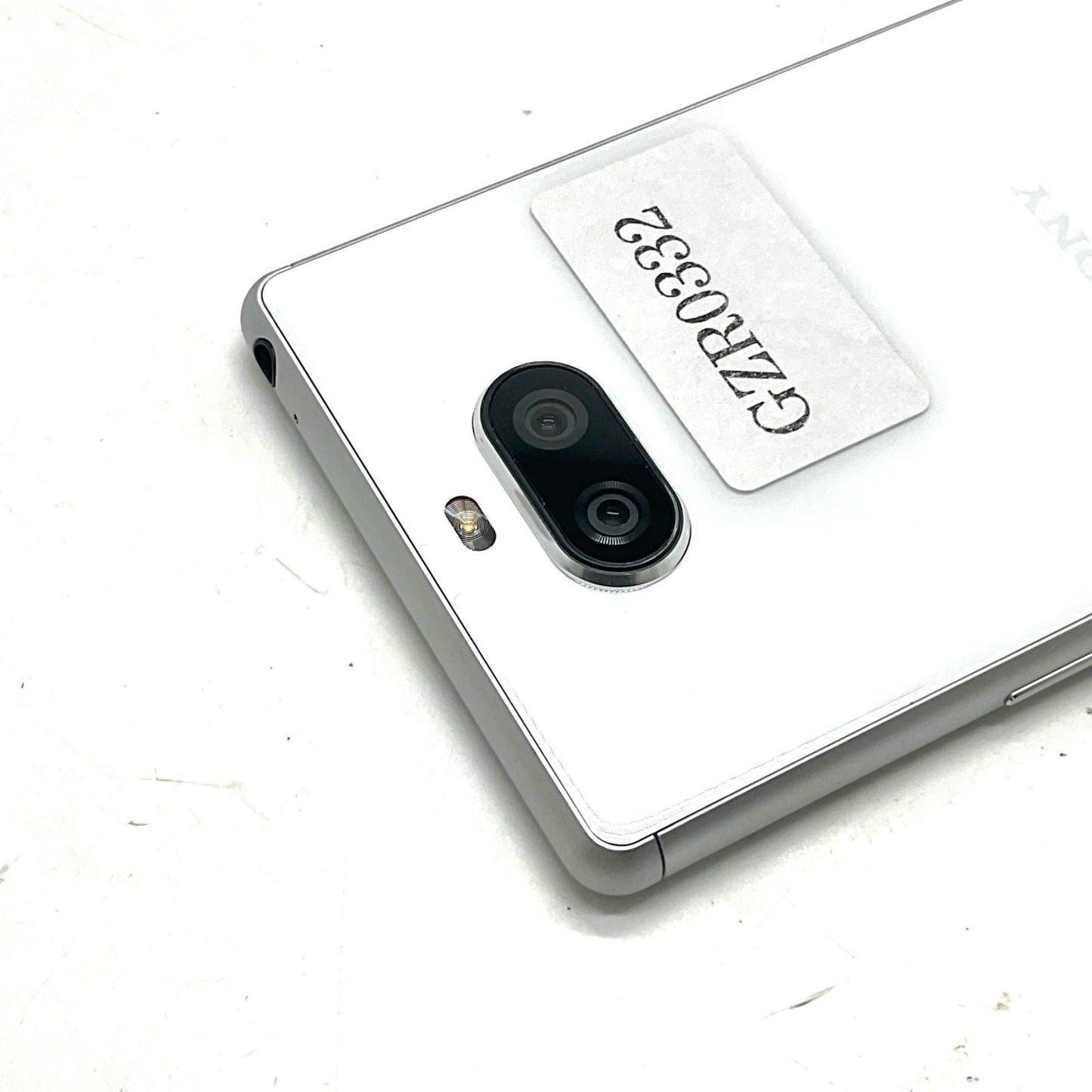【全額返金保証】【最速発送】 Xperia 8 64GB ホワイト系 au SIMフリー SOV42 白ロム 動作確認済