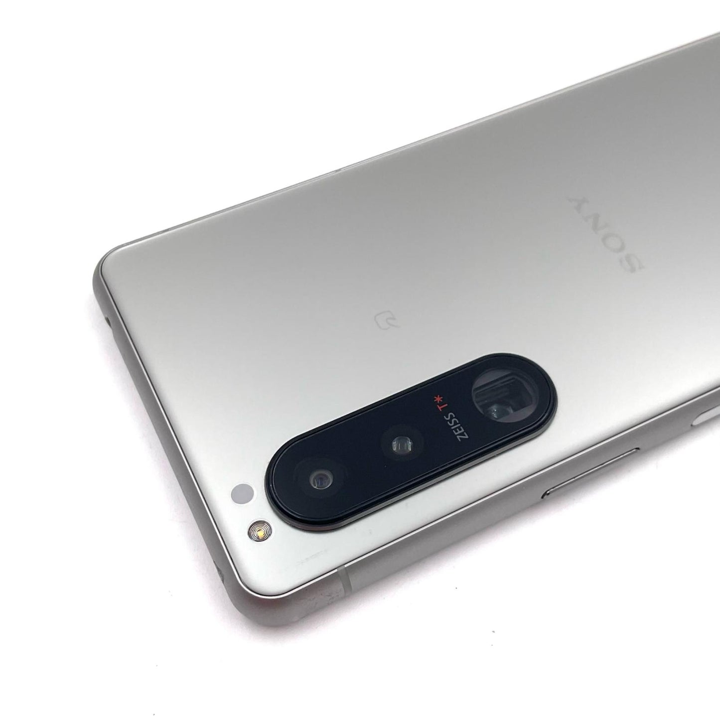 【全額返金保証】【最速発送】Sony Xperia 5 III 128GB フロストシルバー docomo SIMフリー SO-53B 白ロム 美品 動作確認済