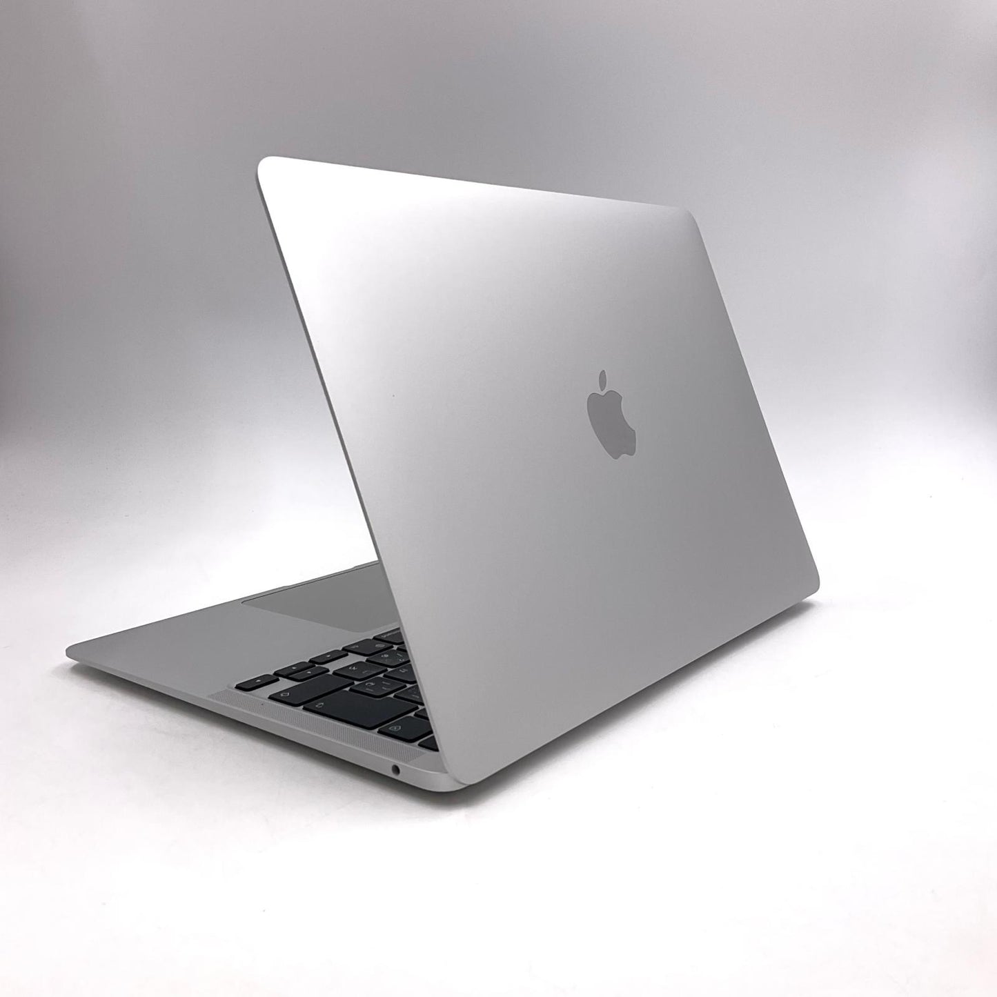 【全額返金保証】【最速発送】Apple MacBook Air 13.3インチ 2020 Apple M1 8GB 512GB シルバー 85.6% 美品 動作確認済