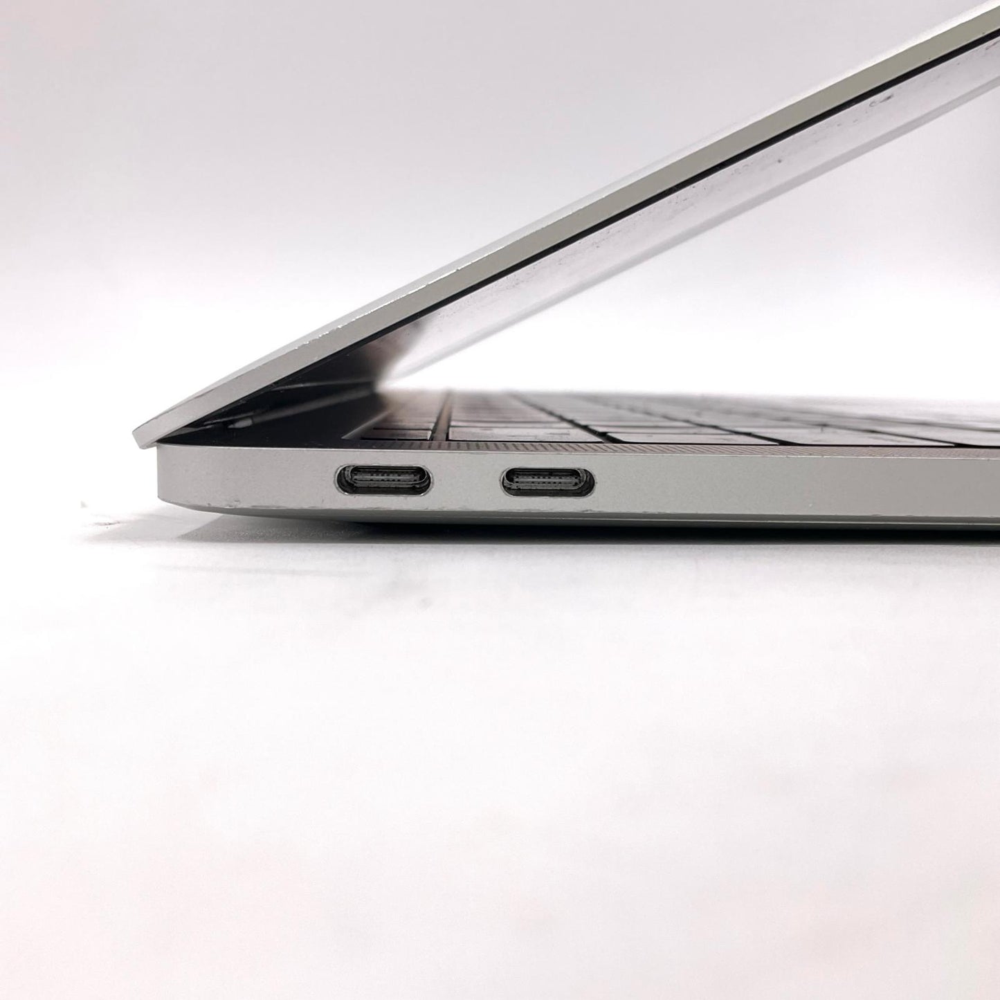 【最速発送】Apple MacBook Pro 13インチ 2017 2.3GHz デュアルコアIntel Core i5 16GB 256GB シルバー【難有】