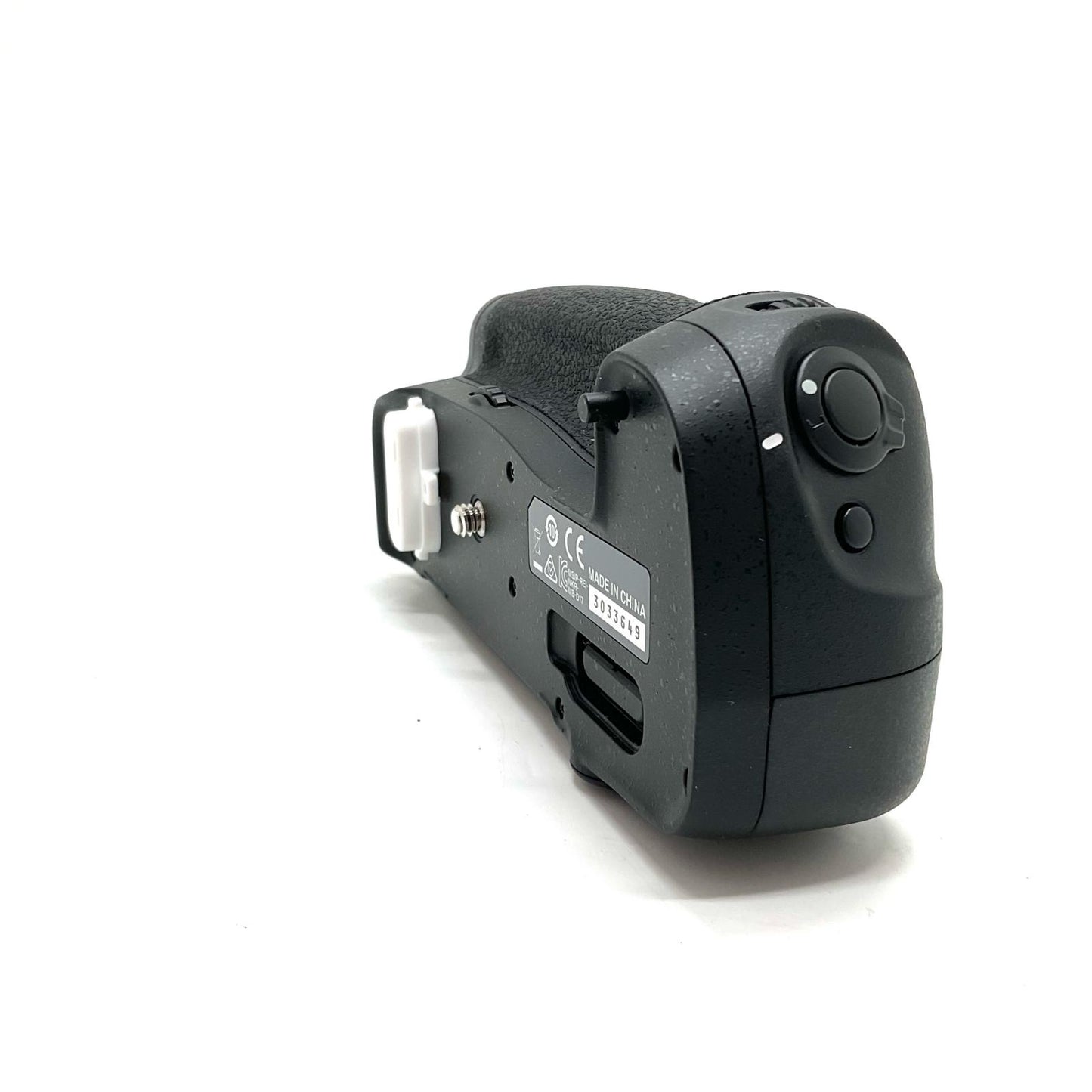 【全額返金保証】【最速発送】Nikon ニコン マルチパワーバッテリーパック MB-D17 美品 動作確認済