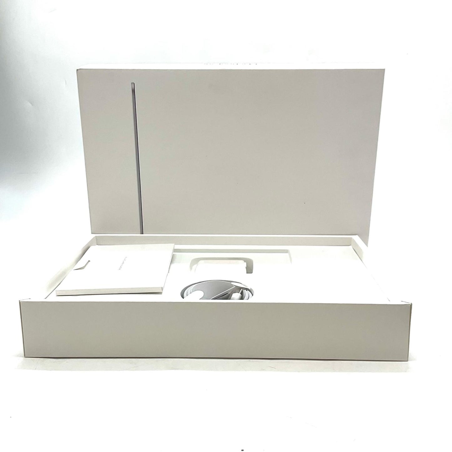 【全額返金保証】【最速発送】Apple MacBook Air 13.6インチ 2024 Apple M3 8GB 256GB スペースグレイ 100% 美品 動作確認済