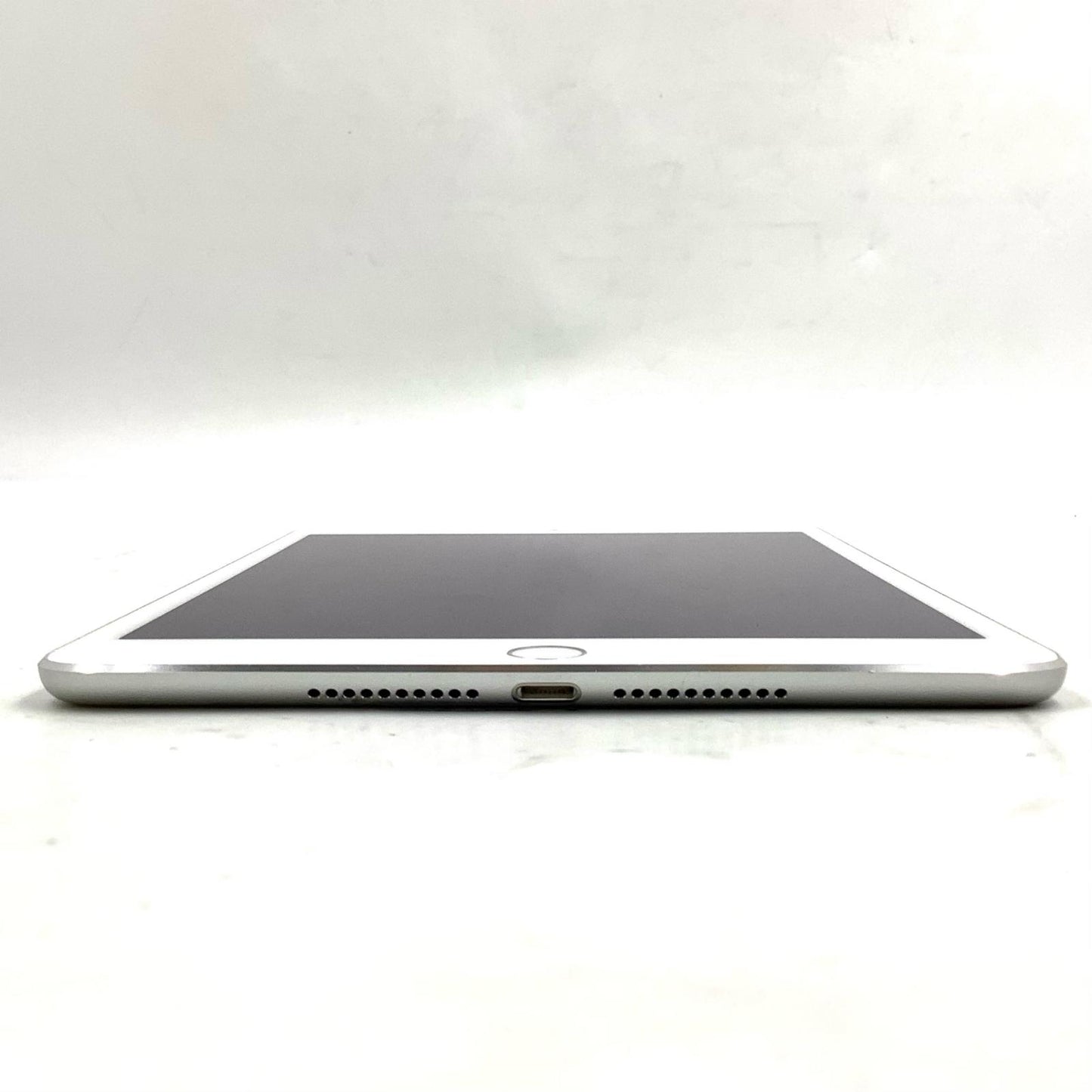 【全額返金保証】【最速発送】Apple iPad mini 7.9インチ 第4世代 32GB シルバー WiFi+Cellular docomo 白ロム 美品 動作確認済