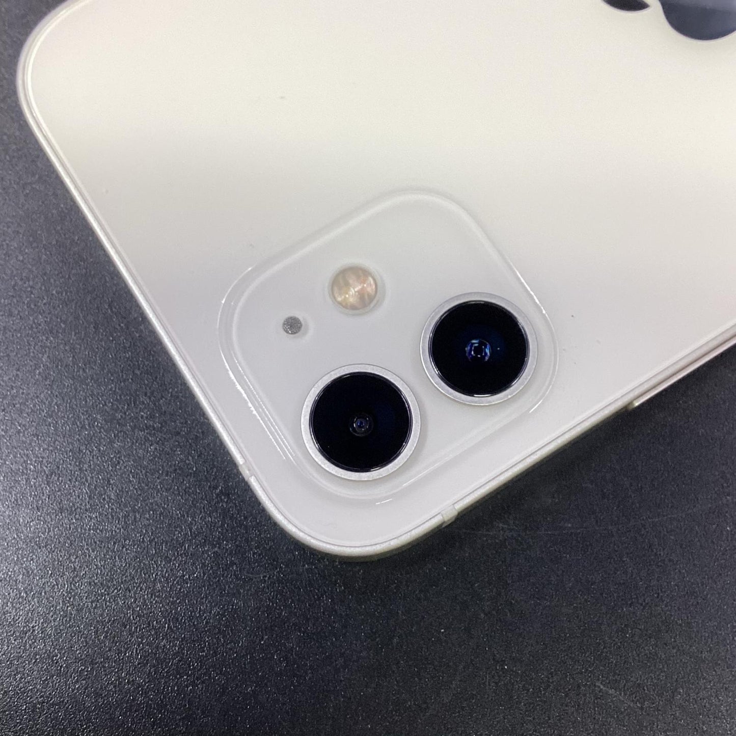 【全額返金保証】【最速発送】Apple iPhone iPhone 12 128GB ホワイト docomo 白ロム 動作確認済 79%