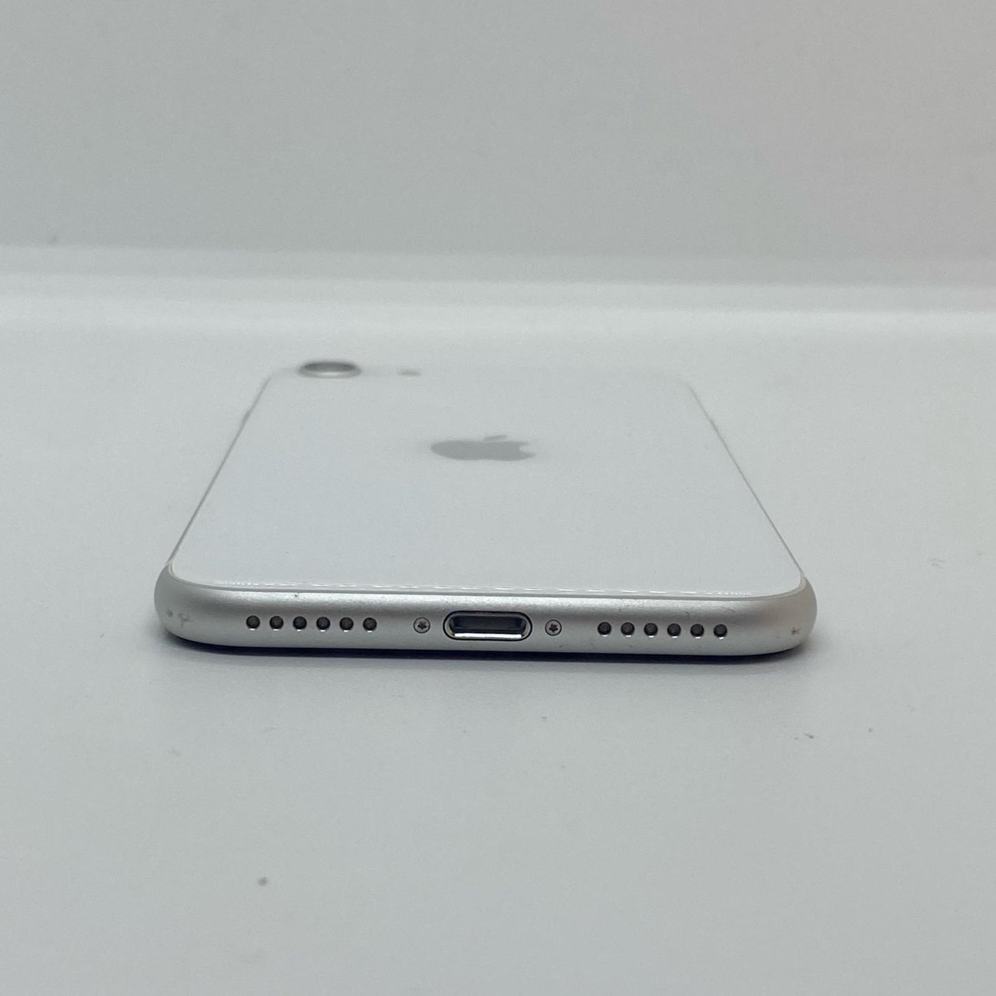 【全額返金保証】【最速発送】Apple iPhone iPhone SE（第2世代） 64GB ホワイト Softbank 白ロム 動作確認済 86%