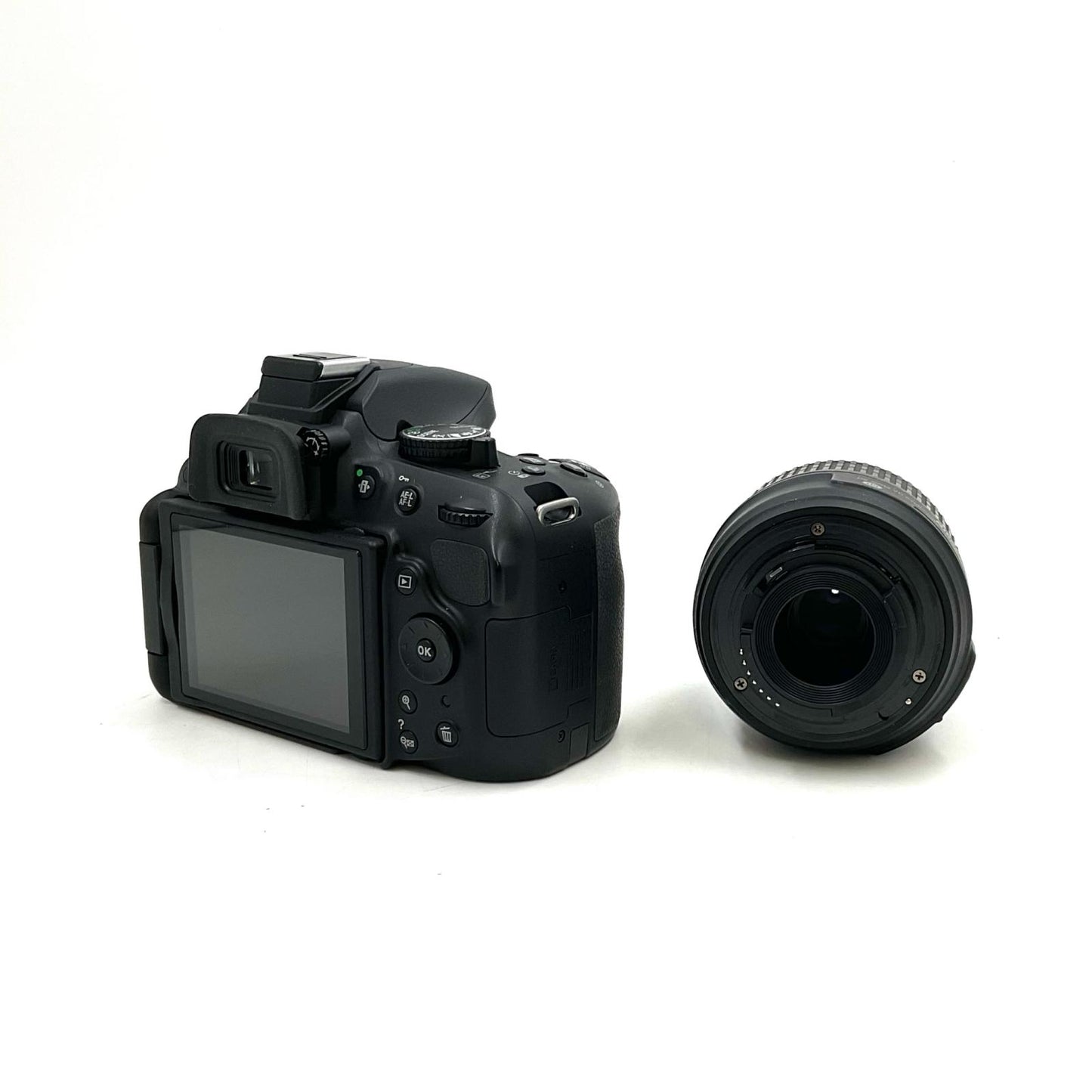 【全額返金保証】【最速発送】Nikon デジタル一眼 D5200 18-55 VR レンズキット [ブラック] ブラック 美品 動作確認済