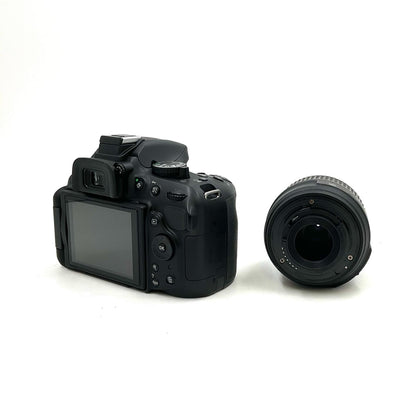 【全額返金保証】【最速発送】Nikon デジタル一眼 D5200 18-55 VR レンズキット [ブラック] ブラック 美品 動作確認済