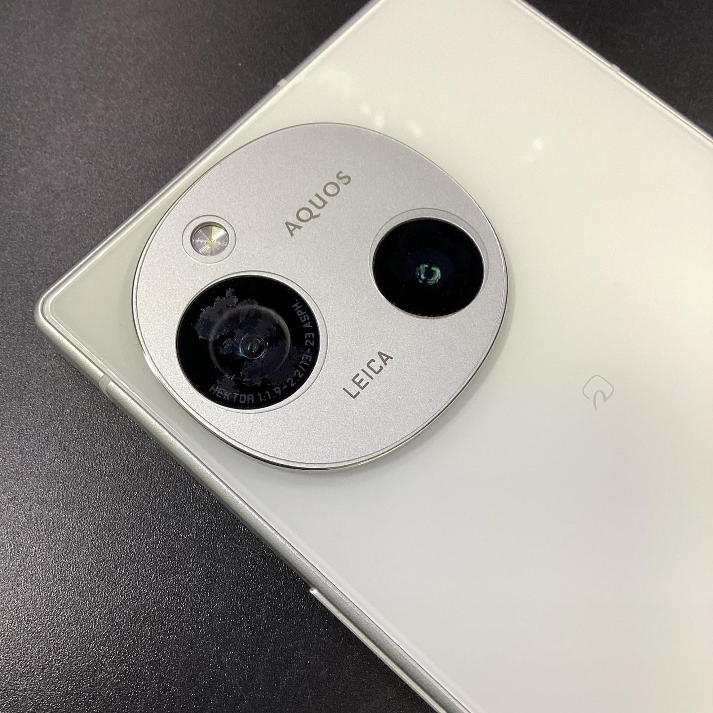 【最速発送】SHARP AQUOS R9 256GB ホワイト SIMフリー SH-M28 白ロム【難有】