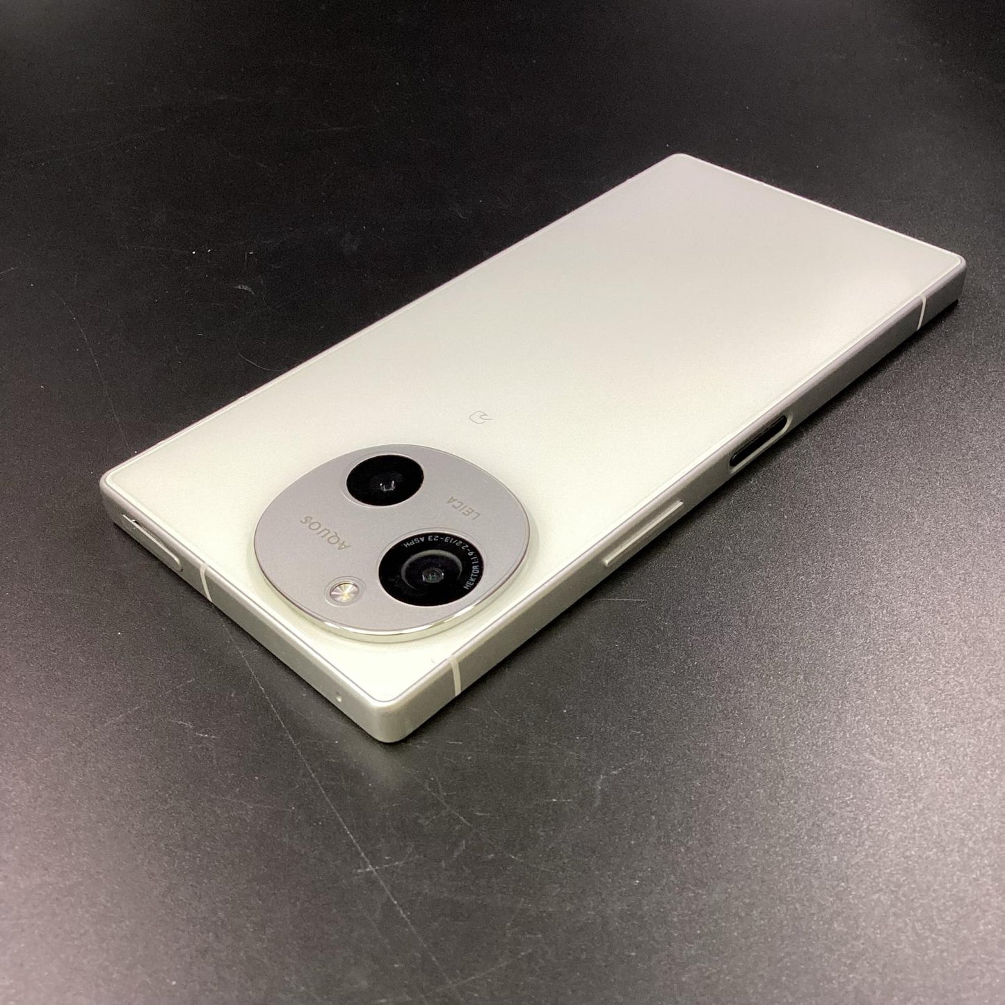【最速発送】SHARP AQUOS R9 256GB ホワイト SIMフリー SH-M28 白ロム【難有】