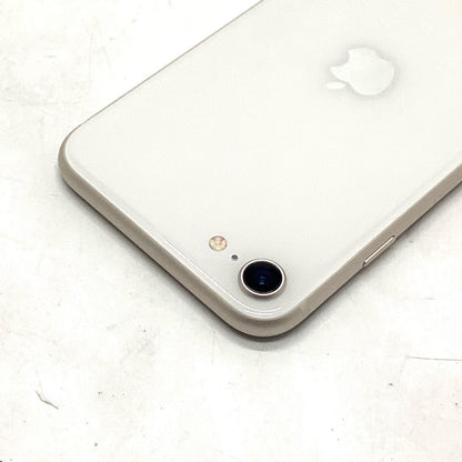 【全額返金保証】【最速発送】Apple iPhone iPhone SE（第3世代） 128GB スターライト au 白ロム 動作確認済 84%