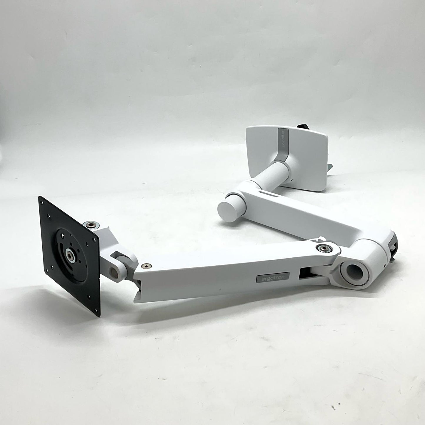 【全額返金保証】【最速発送】ergotron LX Desk Monitor Arm white 45-490-216 超美品 動作確認済