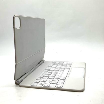 【全額返金保証】【最速発送】Apple iPad Magic Keyboard White-日本語 MJQJ3J/A 動作確認済