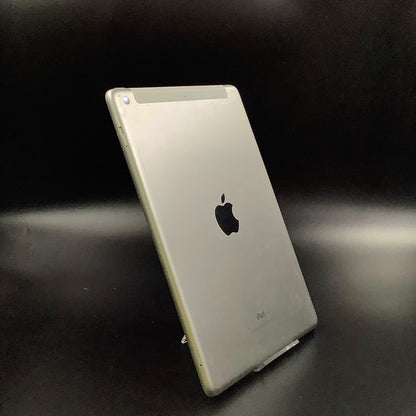 【全額返金保証】【最速発送】Apple iPad iPad 9.7インチ 第5世代 128GB シルバー WiFi+Cellular docomo 白ロム 動作確認済