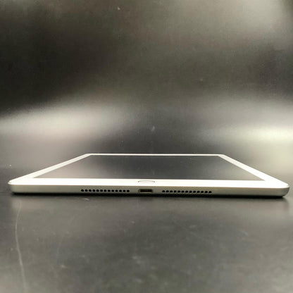【全額返金保証】【最速発送】Apple iPad iPad 9.7インチ 第5世代 128GB シルバー WiFi+Cellular docomo 白ロム 動作確認済