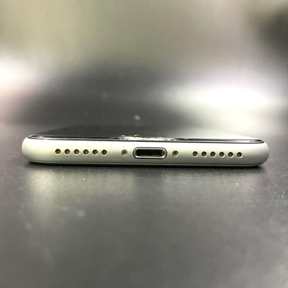 【最速発送】Apple iPhone iPhone SE（第2世代） 256GB ホワイト au 白ロム【難有】 76%