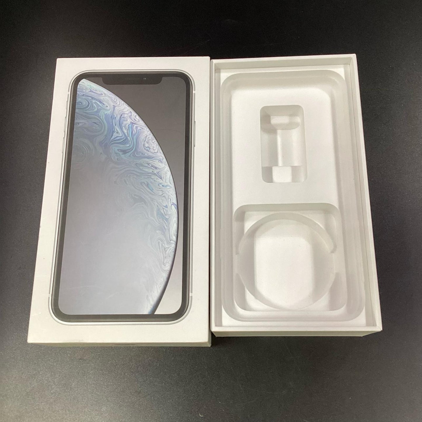 【最速発送】Apple iPhone iPhone XR 128GB ホワイト docomo 白ロム【難有】 79%