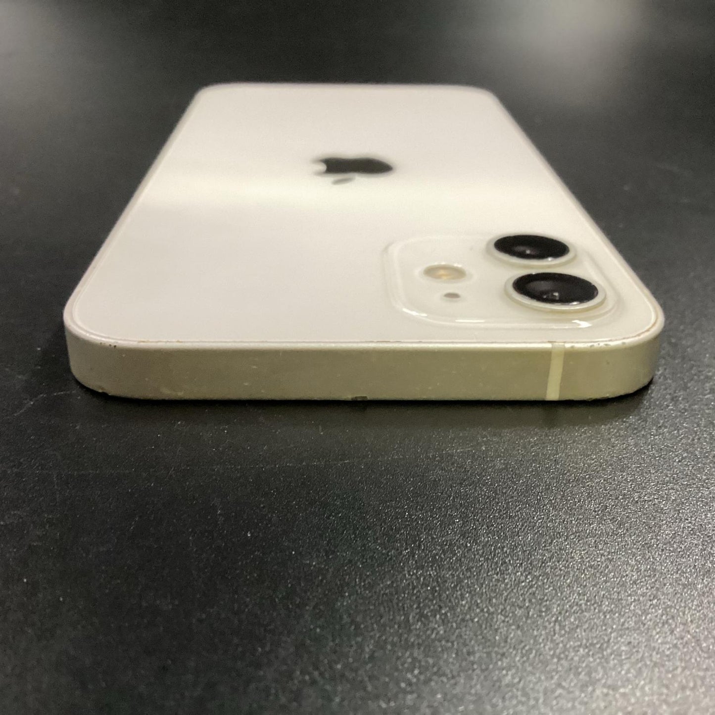 【全額返金保証】【最速発送】Apple iPhone iPhone 12 128GB ホワイト docomo 白ロム 動作確認済 69%