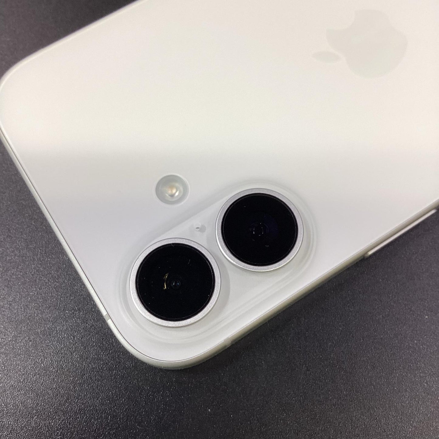 【全額返金保証】【最速発送】Apple iPhone iPhone 16 256GB ホワイト SIMフリー 白ロム 美品 動作確認済 89%