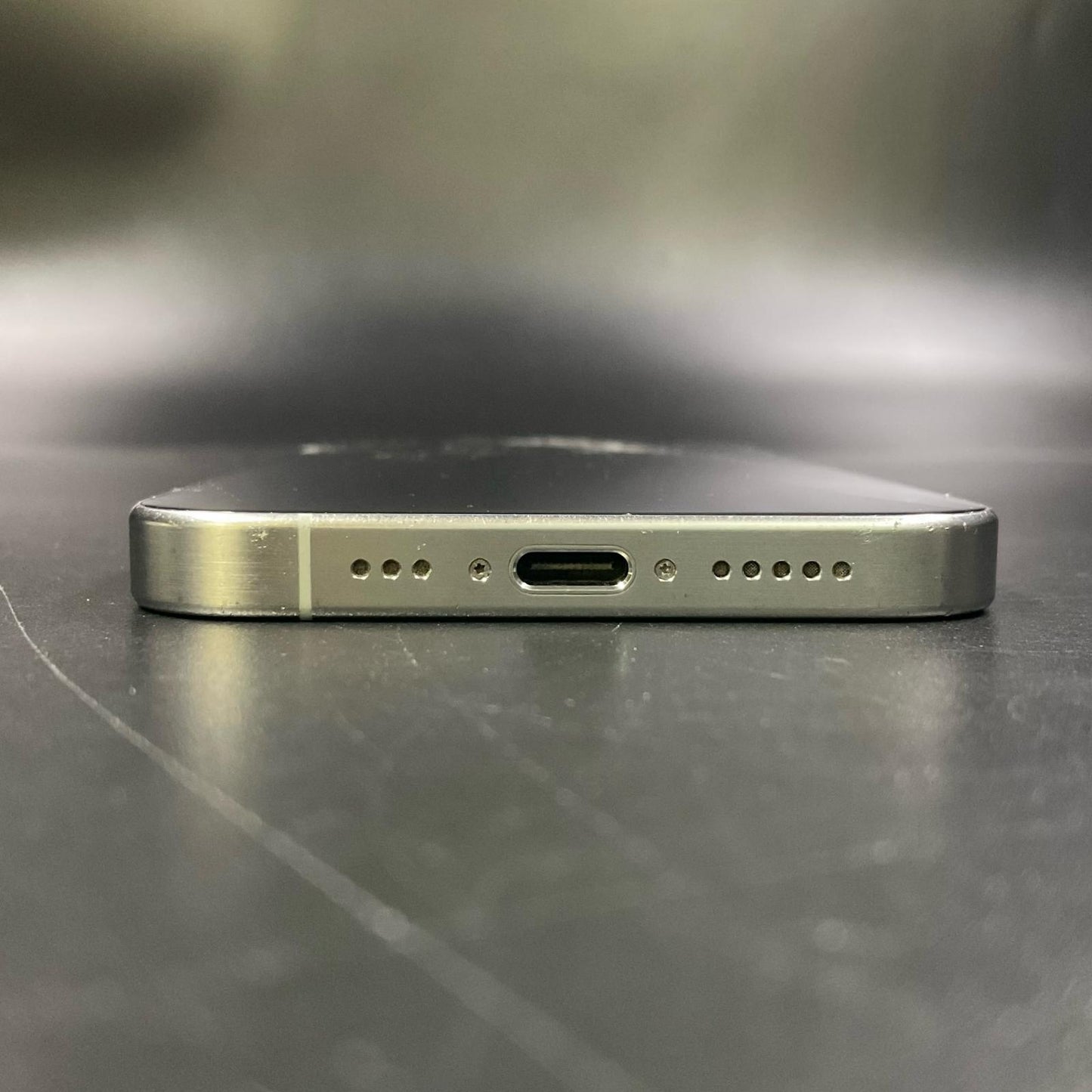 【最速発送】Apple iPhone iPhone 15 Pro 256GB ホワイトチタニウム SIMフリー 白ロム【難有】 86%