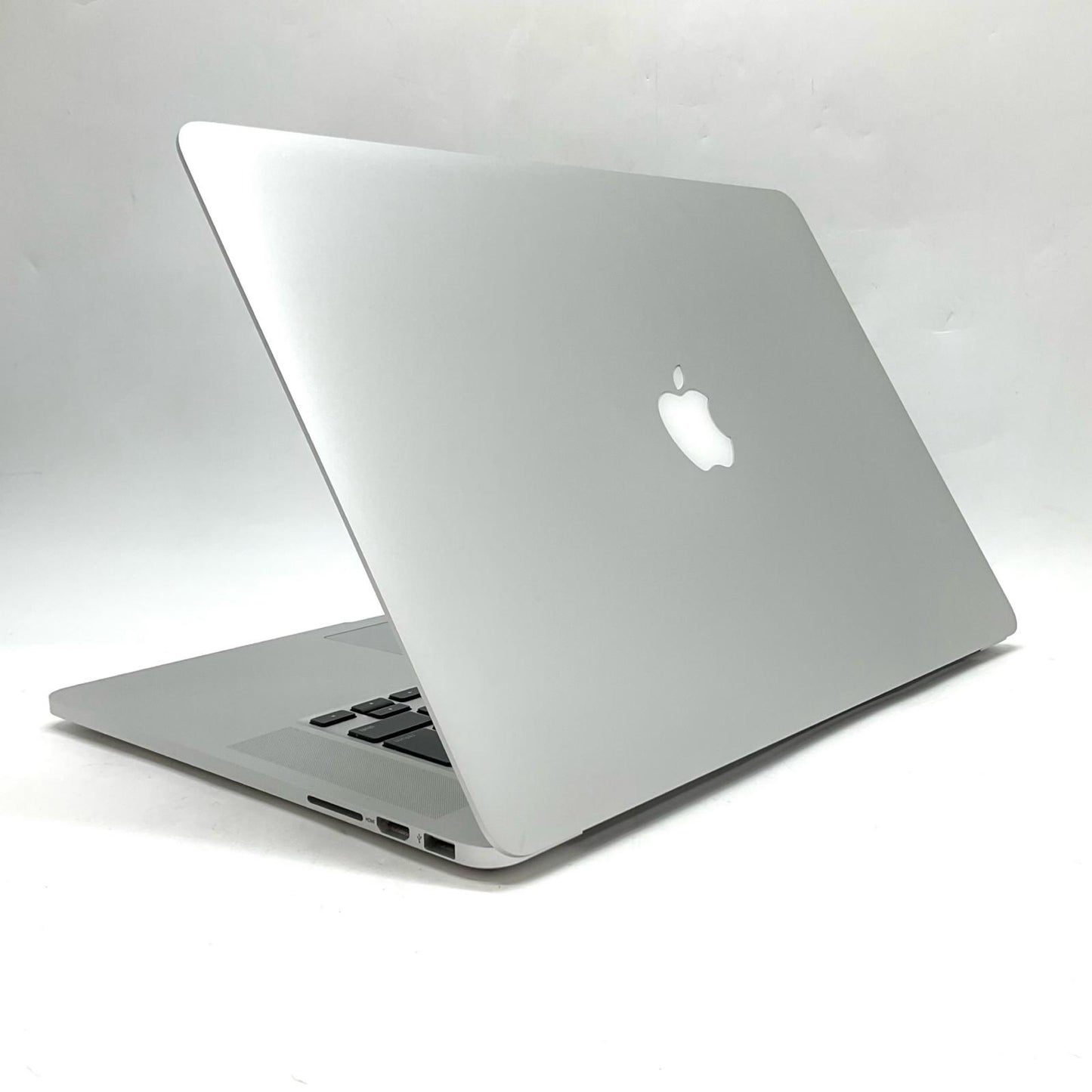 【全額返金保証】【最速発送】Apple MacBook Pro 15.4インチ 2015 2.2GHz クアッドコア Intel Core i7 16GB 256GB シルバー 美品 動作確認済