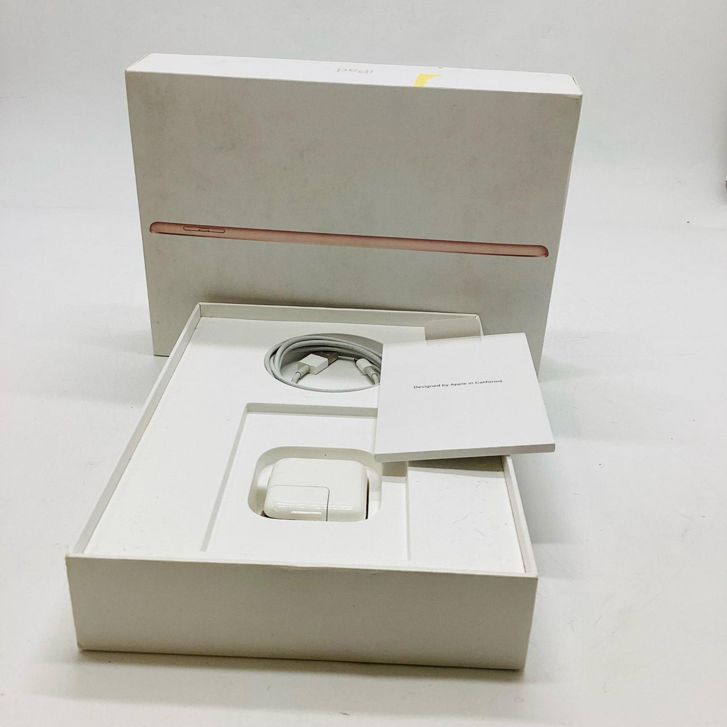【全額返金保証】【最速発送】Apple iPad iPad 9.7インチ 第6世代 32GB ゴールド WiFi+Cellular au 白ロム 美品 動作確認済