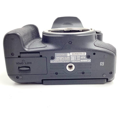 【全額返金保証】【最速発送】Canon デジタル一眼 EOS 8000D ボディ ブラック 動作確認済