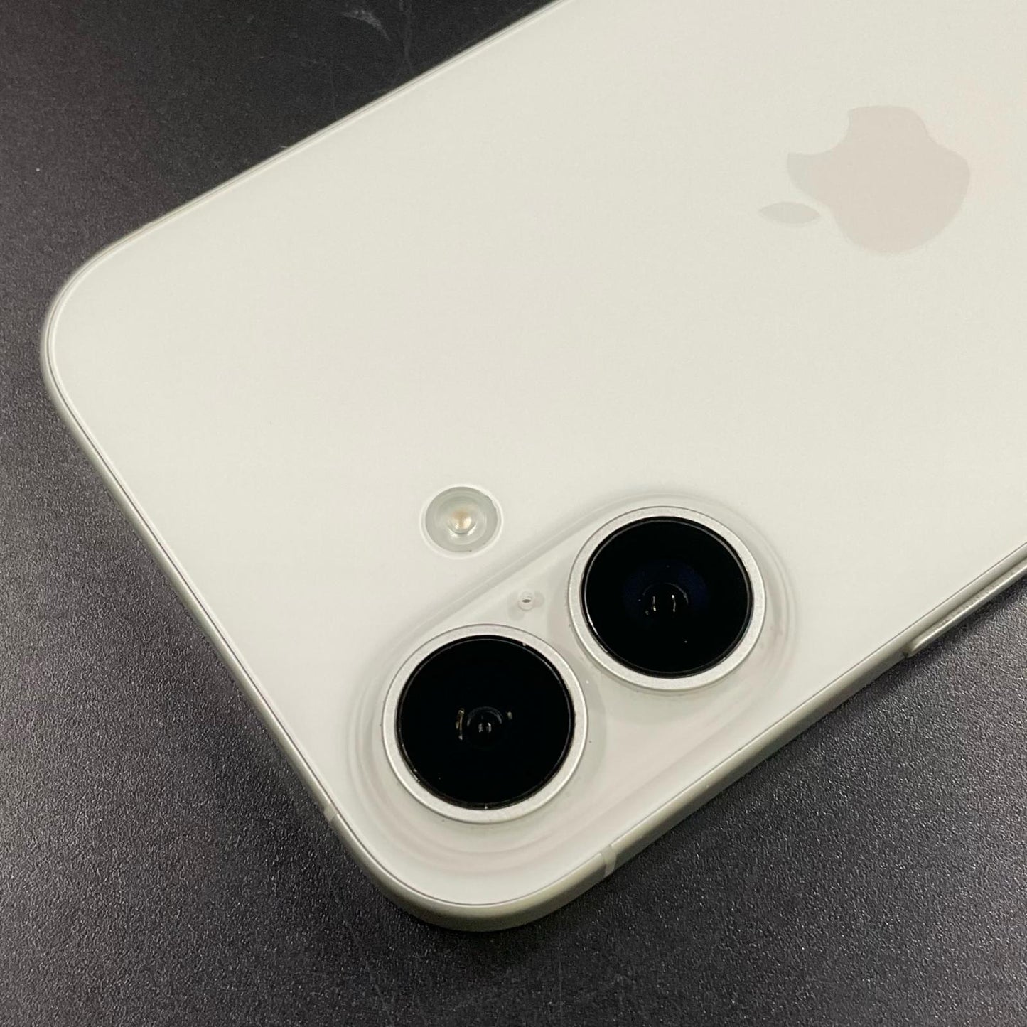 【全額返金保証】【最速発送】Apple iPhone iPhone 16 256GB ホワイト SIMフリー 白ロム 動作確認済 90%