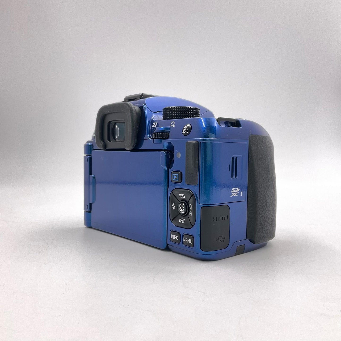 【全額返金保証】【最速発送】PENTAX デジタル一眼 KF ボディ クリスタルブルー 美品 動作確認済