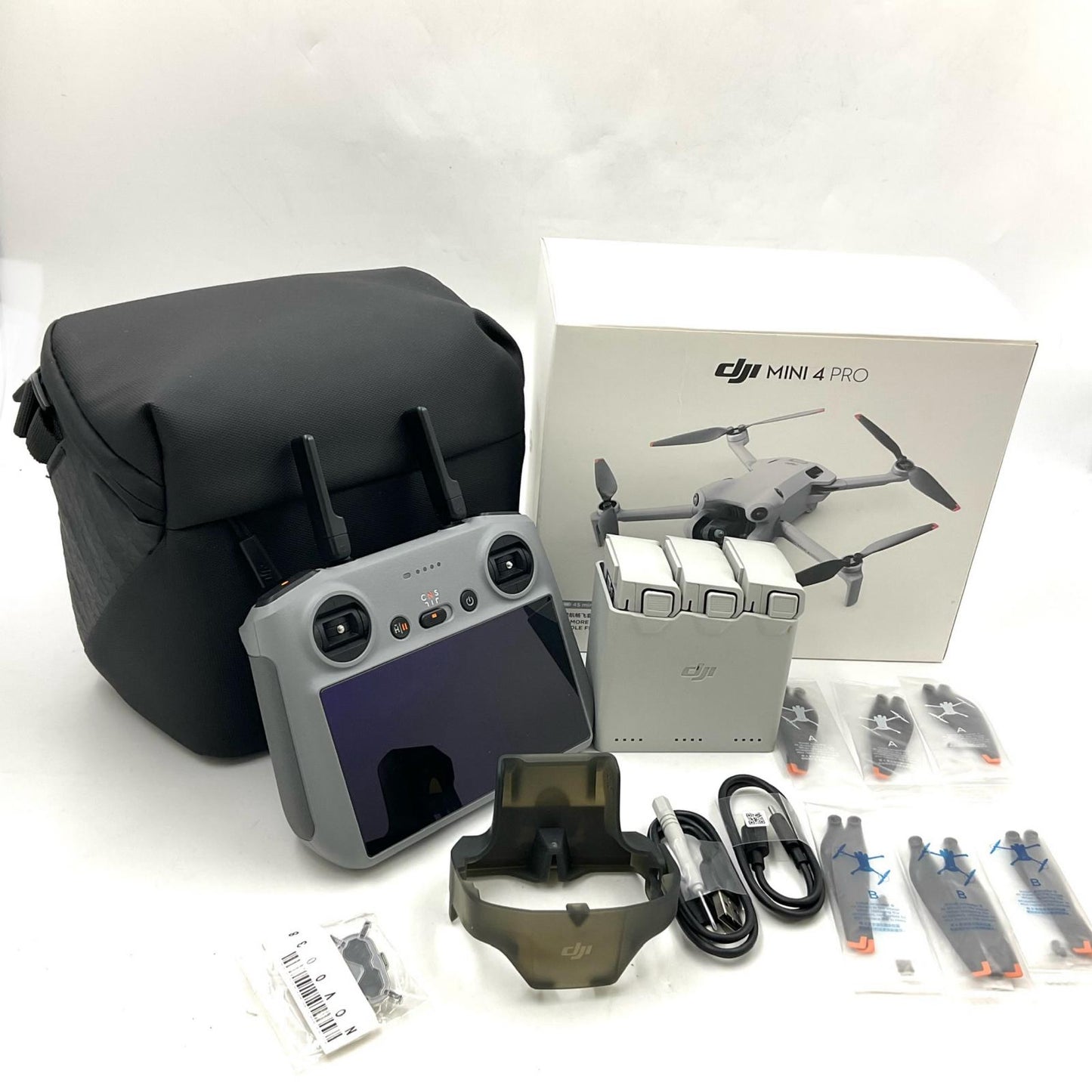 【全額返金保証】【最速発送】DJI mini 4 pro fly more combo 美品 動作確認済