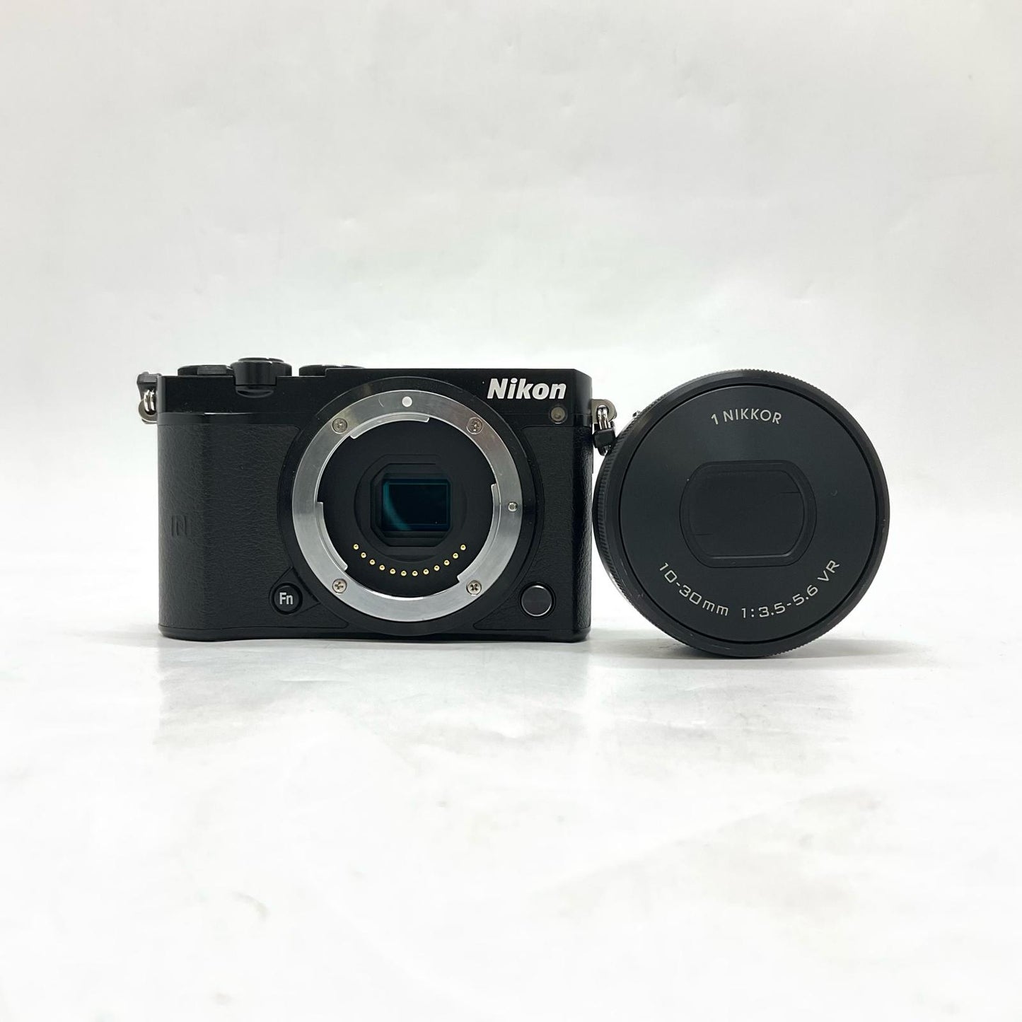 【最速発送】Nikon デジタル一眼 Nikon 1 J5 ダブルレンズキット [ブラック]【難有】