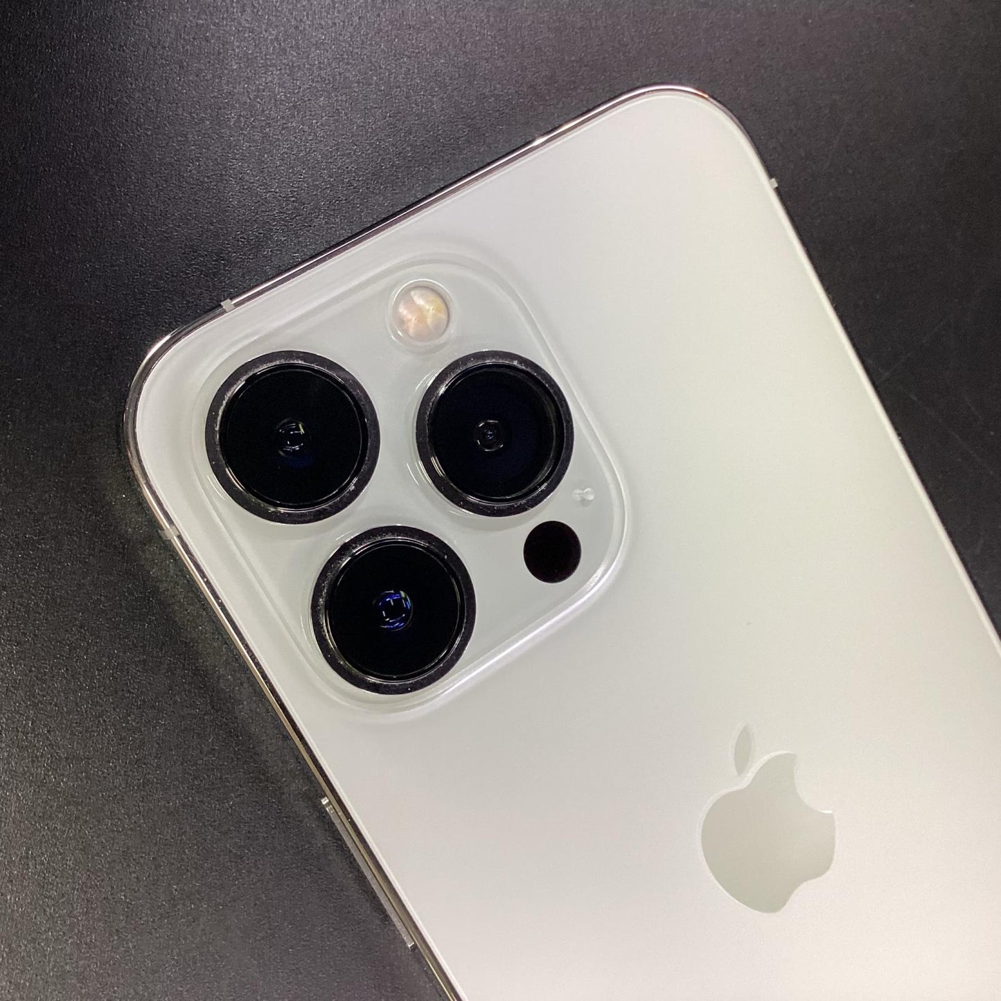 【全額返金保証】【最速発送】Apple iPhone iPhone 13 Pro 128GB シルバー Softbank 白ロム 動作確認済 76%