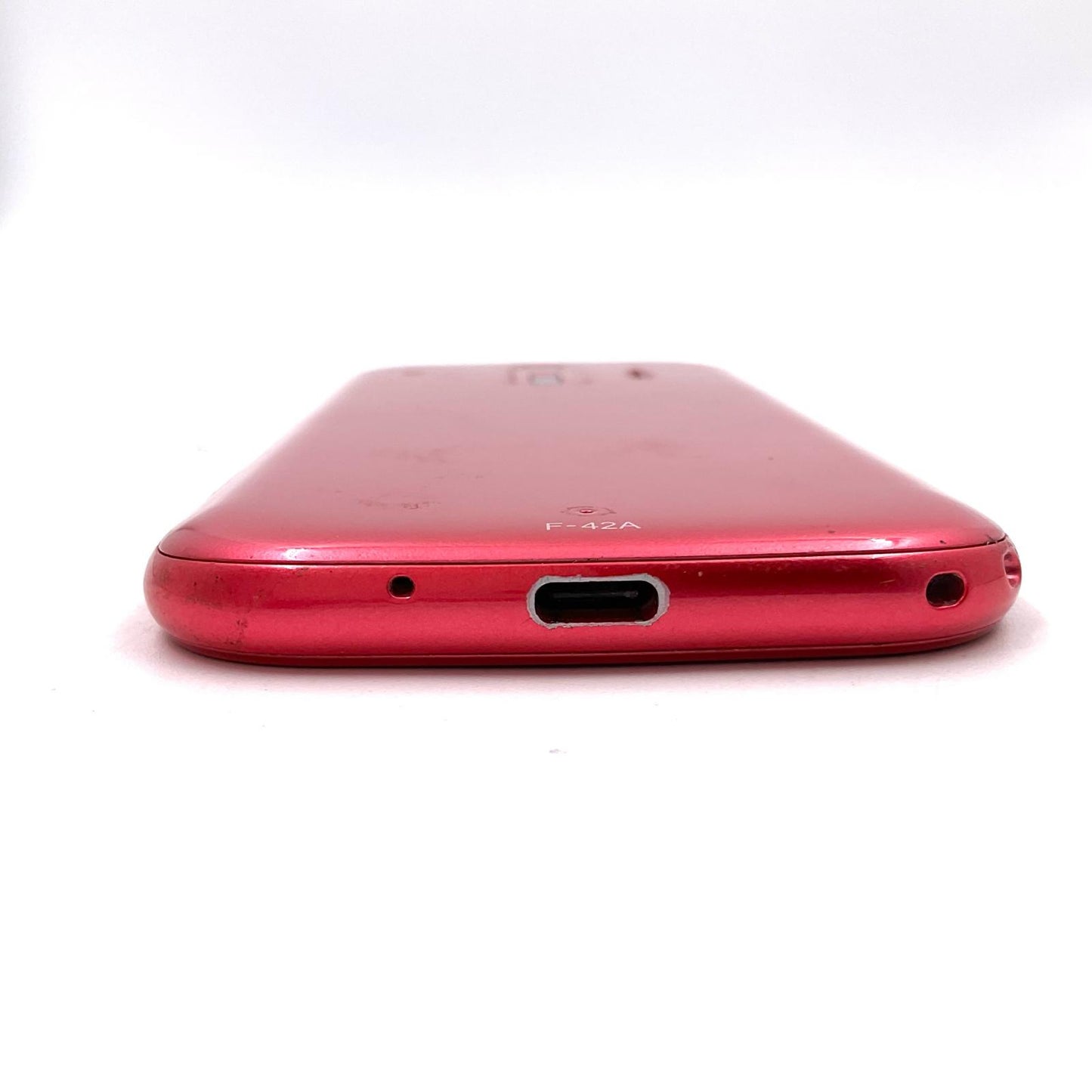 【全額返金保証】【最速発送】富士通 らくらくスマートフォン 32GB レッド docomo F-42A 白ロム 動作確認済