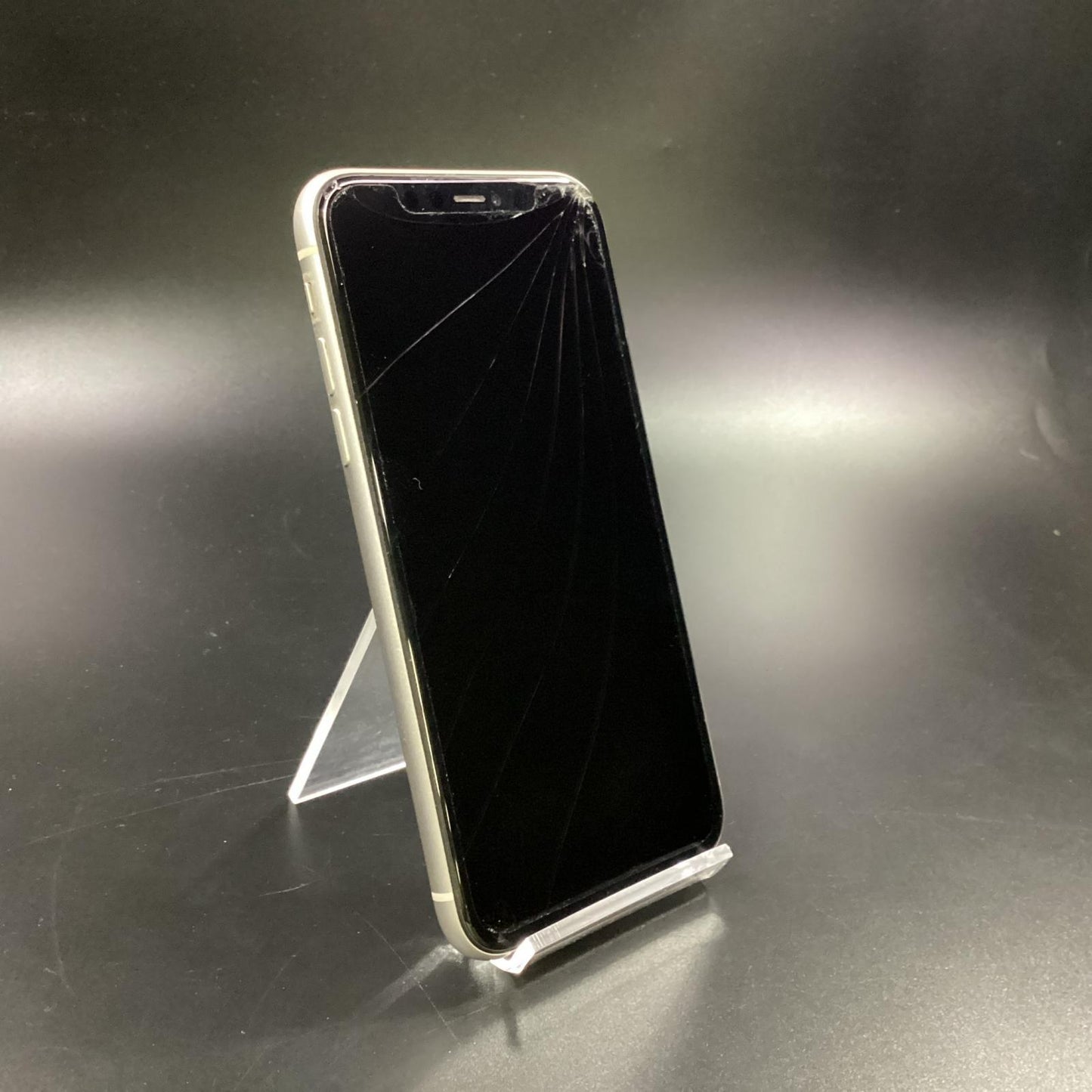 【最速発送】Apple iPhone 11 64GB ホワイト Softbank 白ロム【難有】 82%