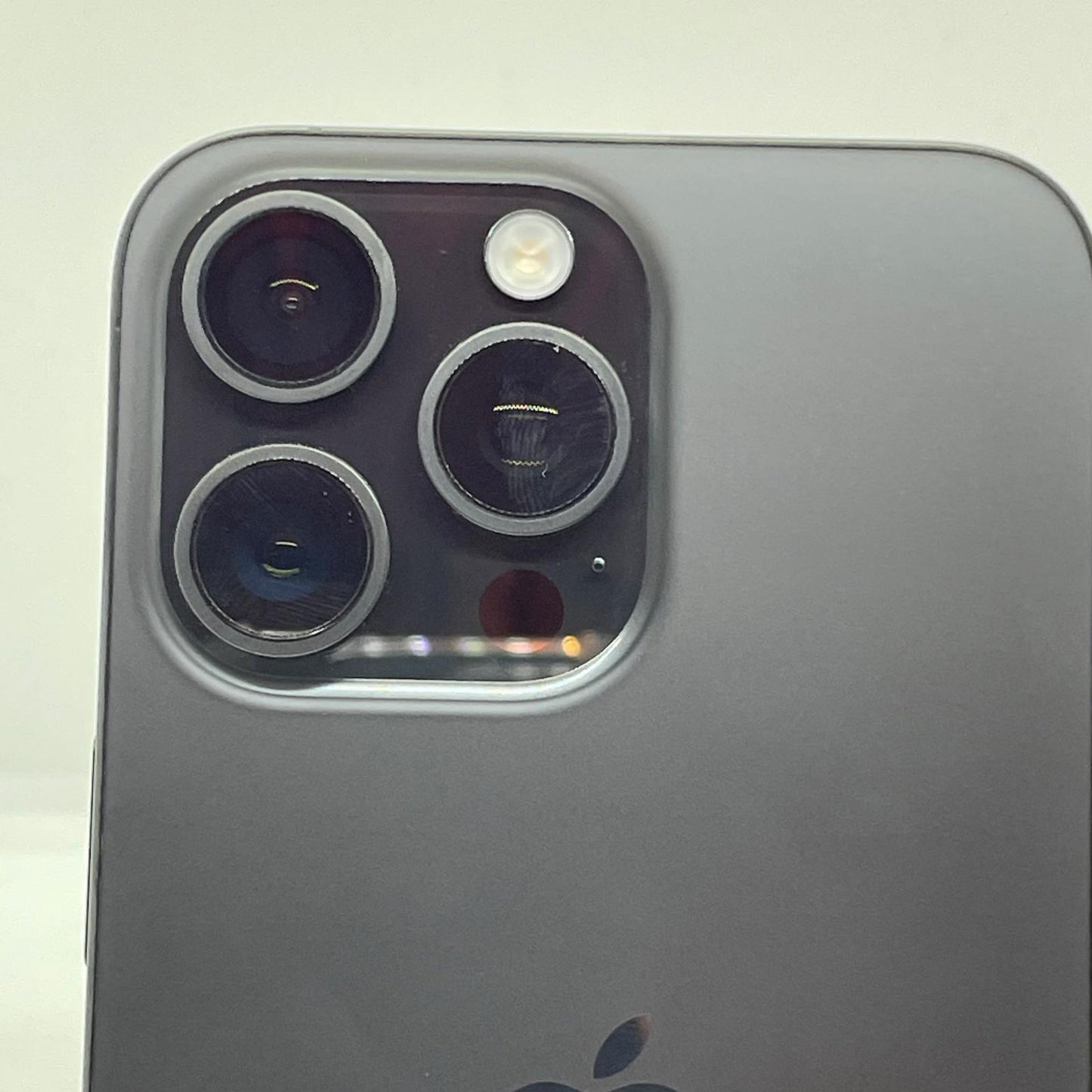 【全額返金保証】【最速発送】Apple iPhone iPhone 15 Pro Max 512GB ブラックチタニウム au 美品 動作確認済 86%