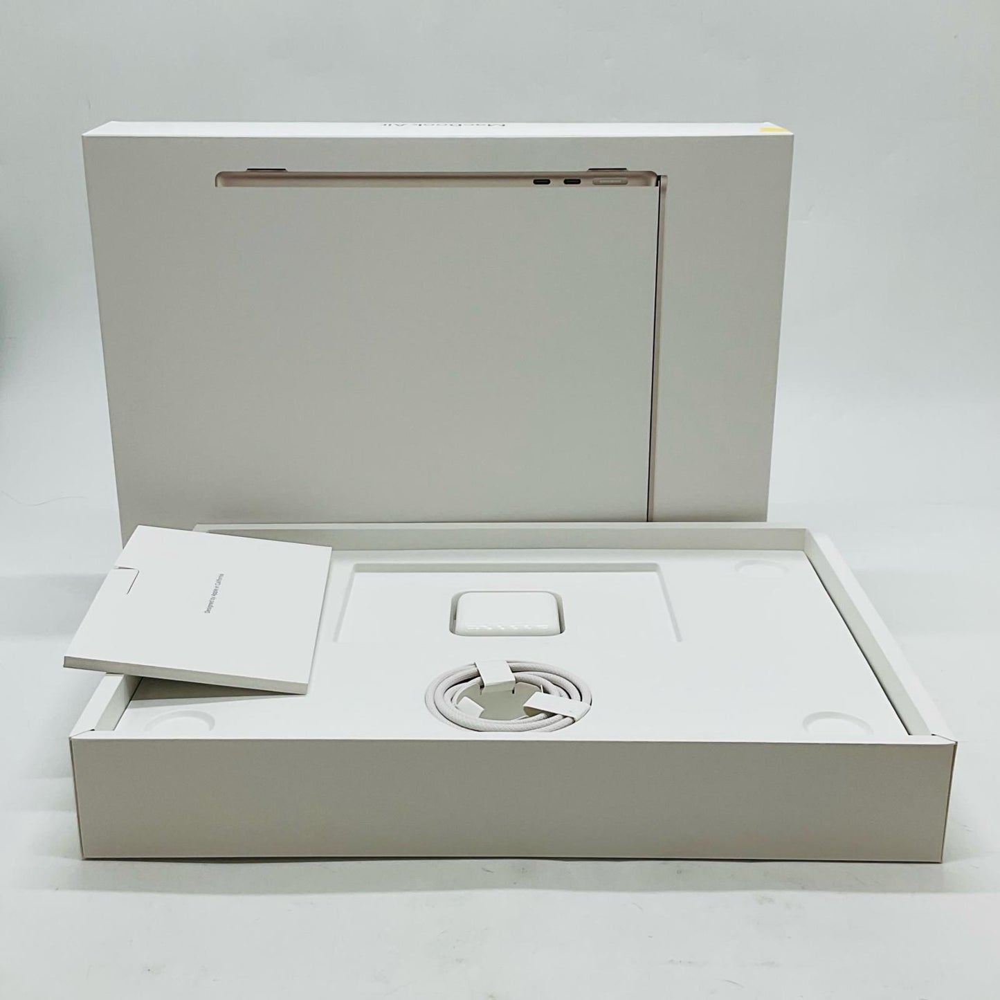 【全額返金保証】【最速発送】Apple MacBook Air 13インチ 2025 Apple M4 24GB 512GB スターライト 100% 美品 動作確認済